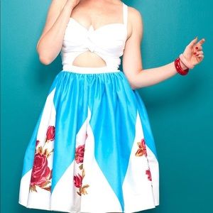 EUC-Pinup Girl Couture Renee in Rose Border Print Beauty and The Beast Size XL